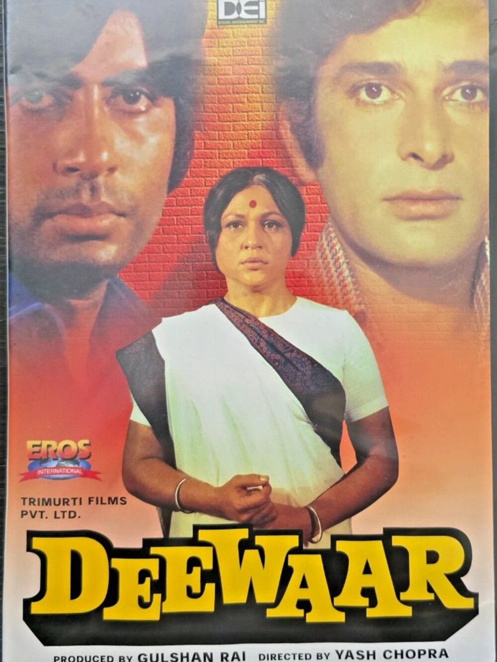 Deewaar-Amitabh Bachchan, Shashi Kapoor- Super Hit Bollywood Movie DVD/Subtitles